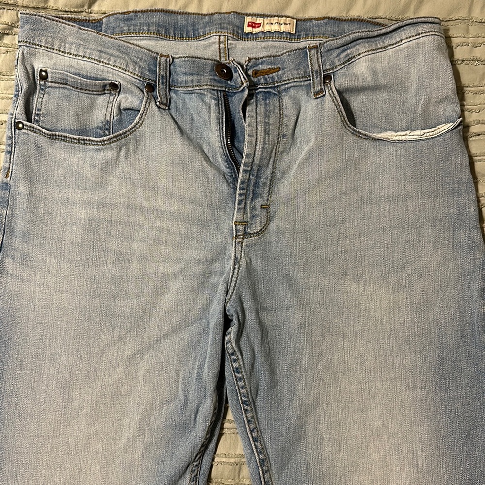 Wrangler Slim-Straight Jeans (Size 36X32)